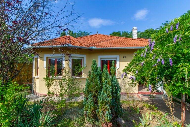 Veresegyház Harmat utca 24.